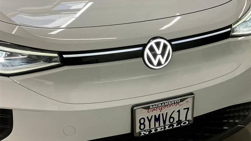 2021 Volkswagen ID.4 WVGTMPE24MP056147