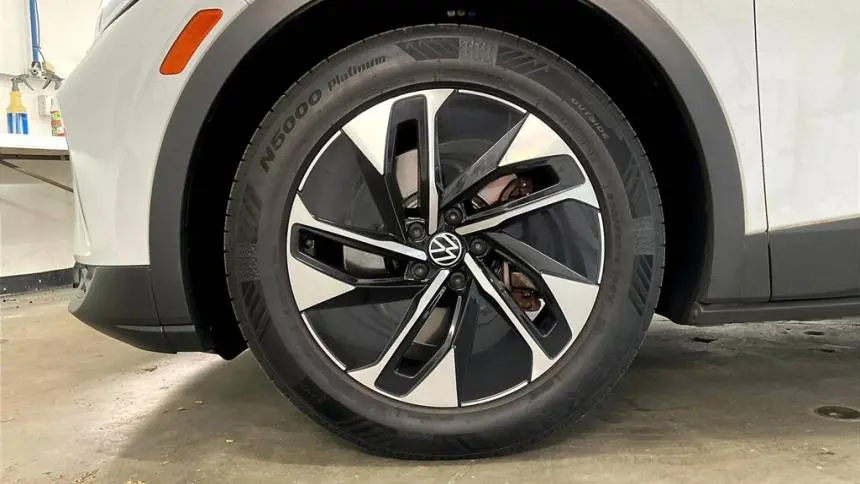 2021 Volkswagen ID.4 WVGTMPE24MP056147