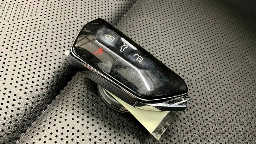 2021 Volkswagen ID.4 WVGTMPE24MP056147