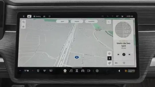 2023 Rivian R1S - Images - 19