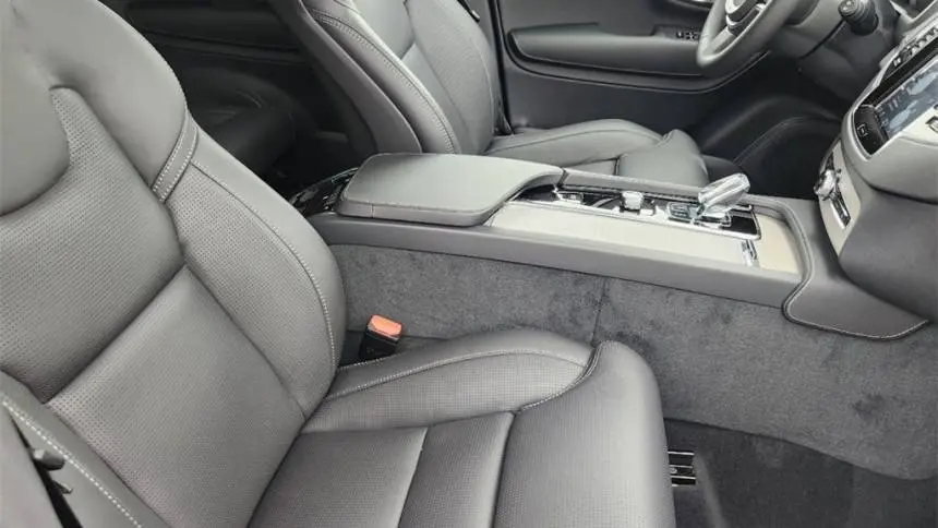 2025 Volvo XC90 YV4H60PF7S1305940