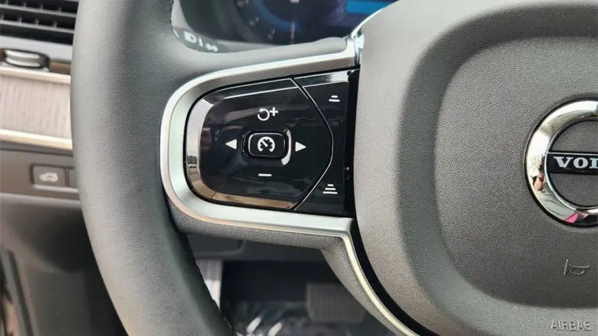 2025 Volvo XC90 YV4H60PF7S1305940