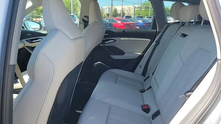 2025 Audi Q6 e-tron WA122BGF9SA027116