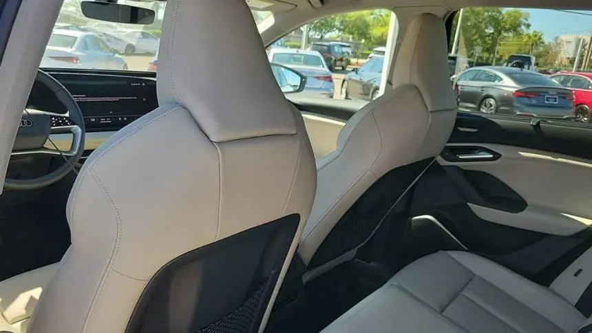 2025 Audi Q6 e-tron WA122BGF9SA027116