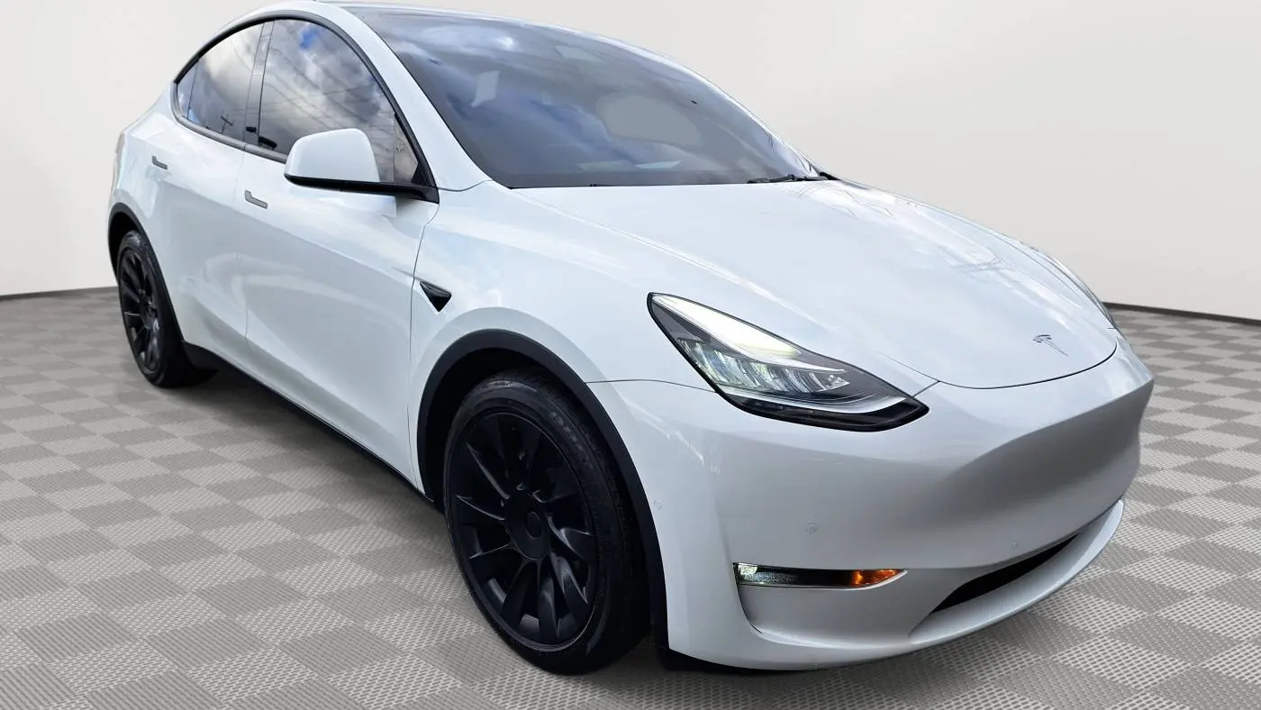 2022 Tesla Model Y 7SAYGDEE4NF386783