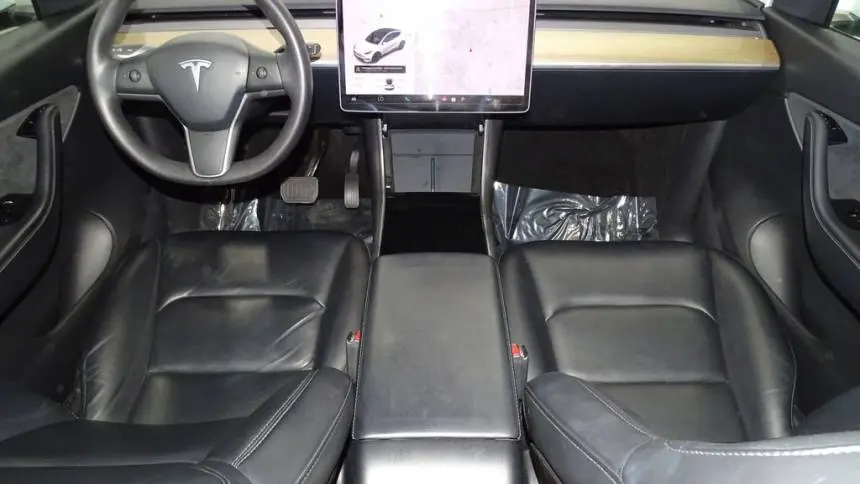 2020 Tesla Model Y 5YJYGDEE5LF027128
