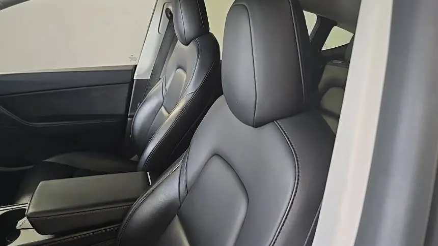2021 Tesla Model Y 5YJYGDEE3MF260720