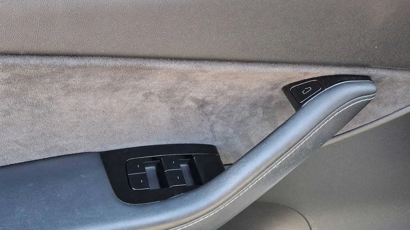 2020 Tesla Model Y 5YJYGDEE6LF039885