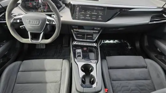 2024 Audi e-tron GT WAUCJBFW4R7001378