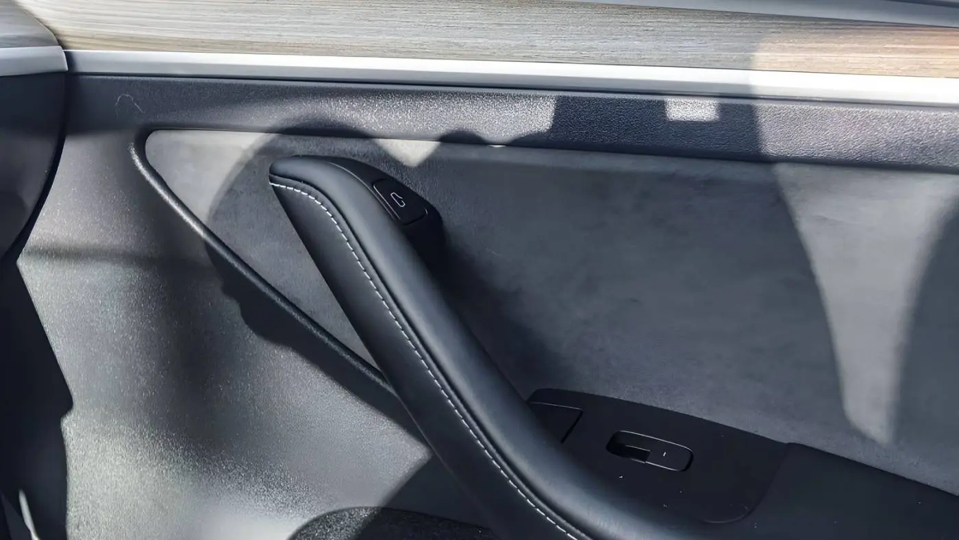 2022 Tesla Model Y 7SAYGDEE1NF315654