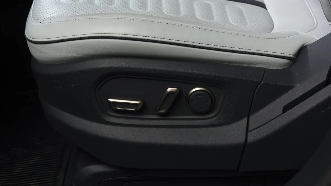 2023 Rivian R1S 7PDSGABA4PN005806