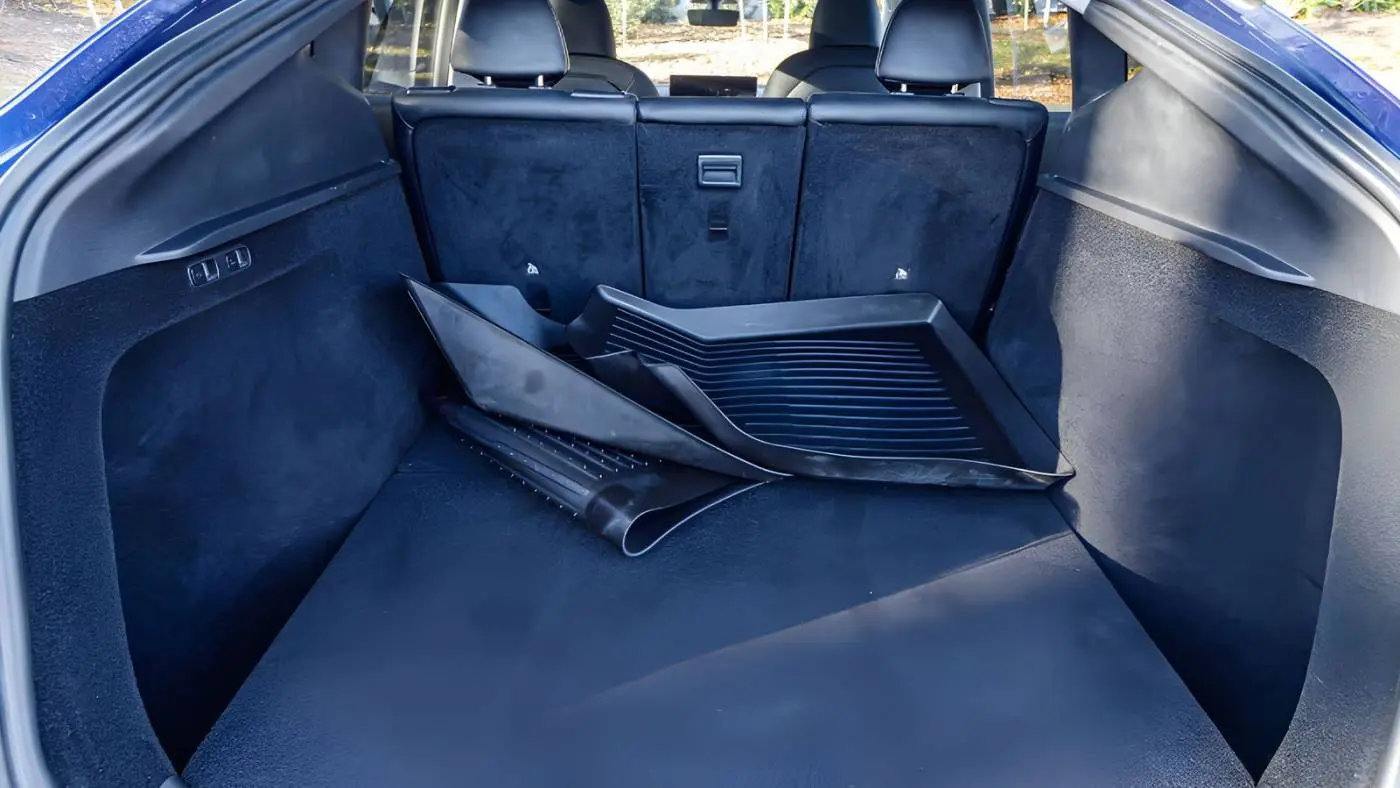 2022 Tesla Model Y 7SAYGDEE1NF315654