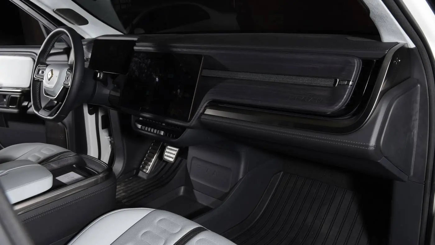 2023 Rivian R1S 7PDSGABA4PN005806