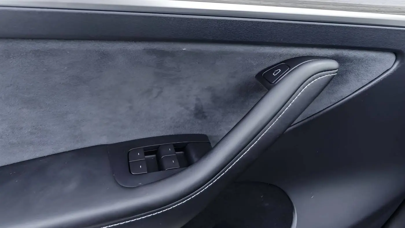 2022 Tesla Model Y 7SAYGDEE1NF315654
