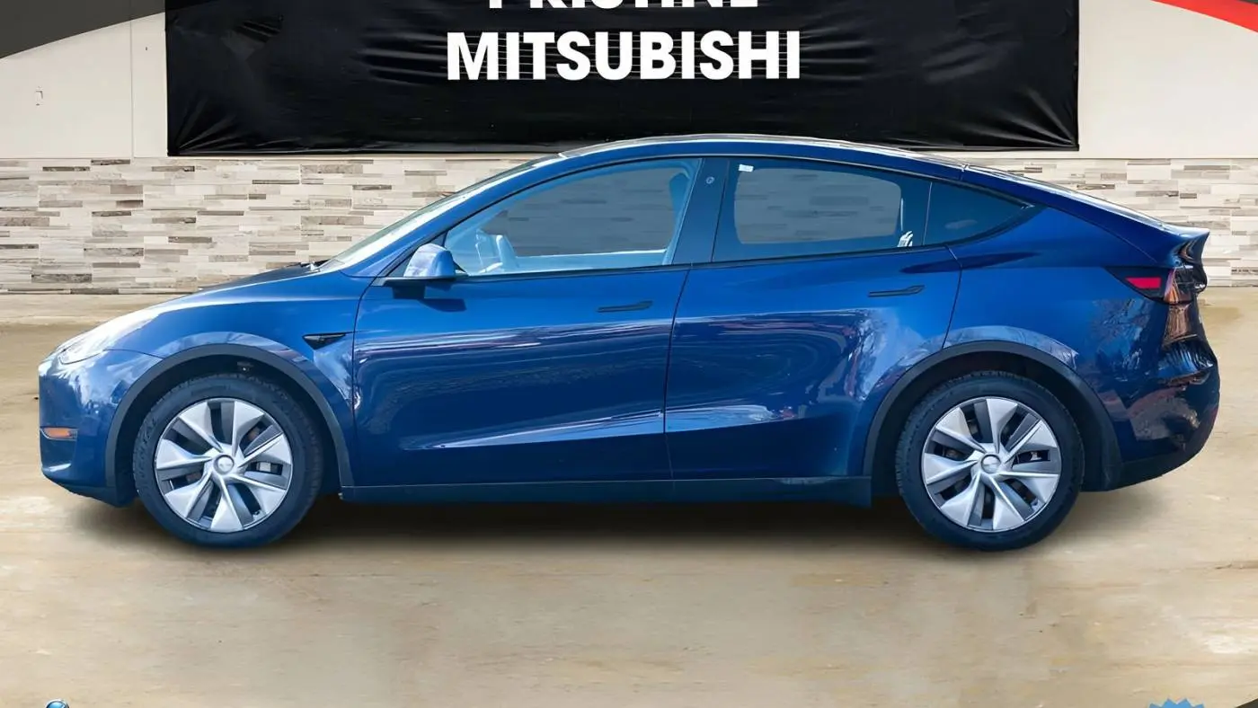 2022 Tesla Model Y 7SAYGDEE1NF315654