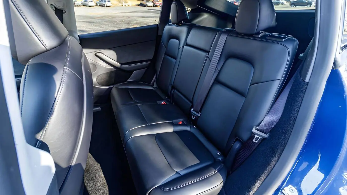 2022 Tesla Model Y 7SAYGDEE1NF315654