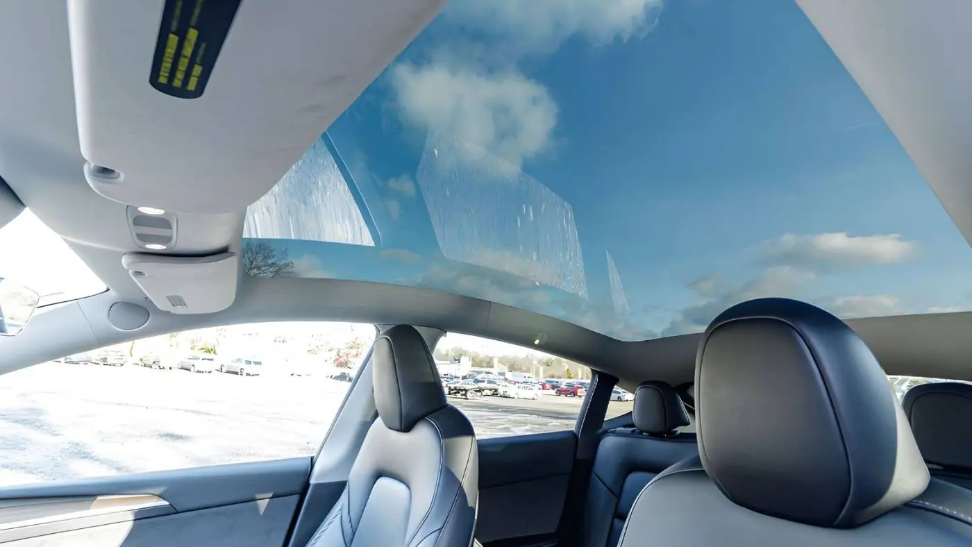2022 Tesla Model Y 7SAYGDEE1NF315654