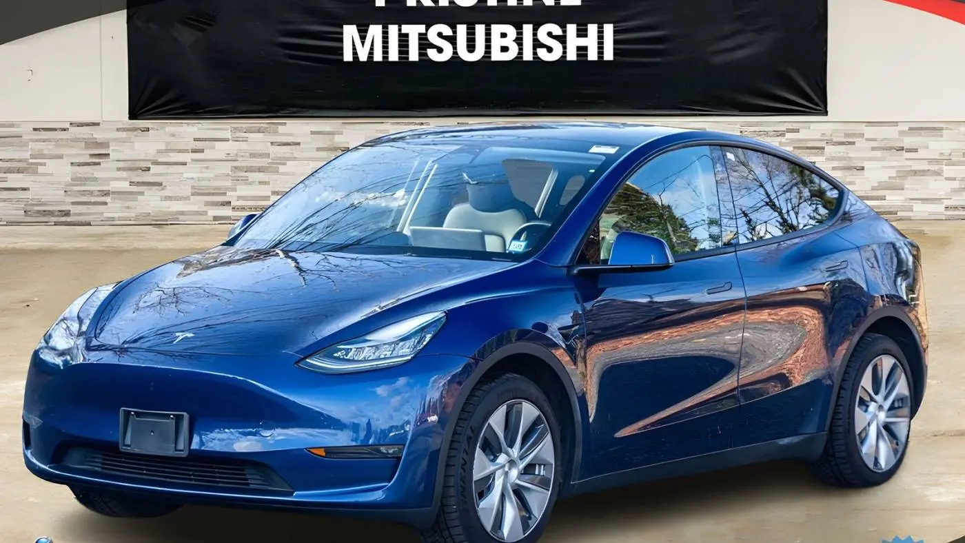 2022 Tesla Model Y 7SAYGDEE1NF315654