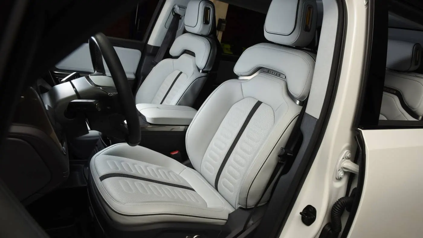 2023 Rivian R1S 7PDSGABA4PN005806