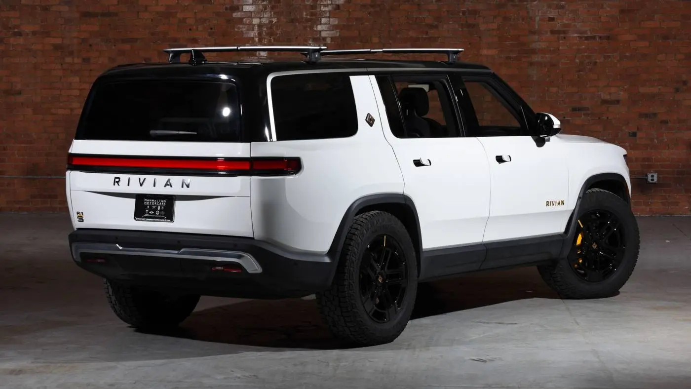 2023 Rivian R1S 7PDSGABA4PN005806