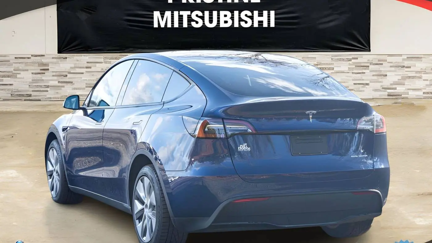 2022 Tesla Model Y 7SAYGDEE1NF315654