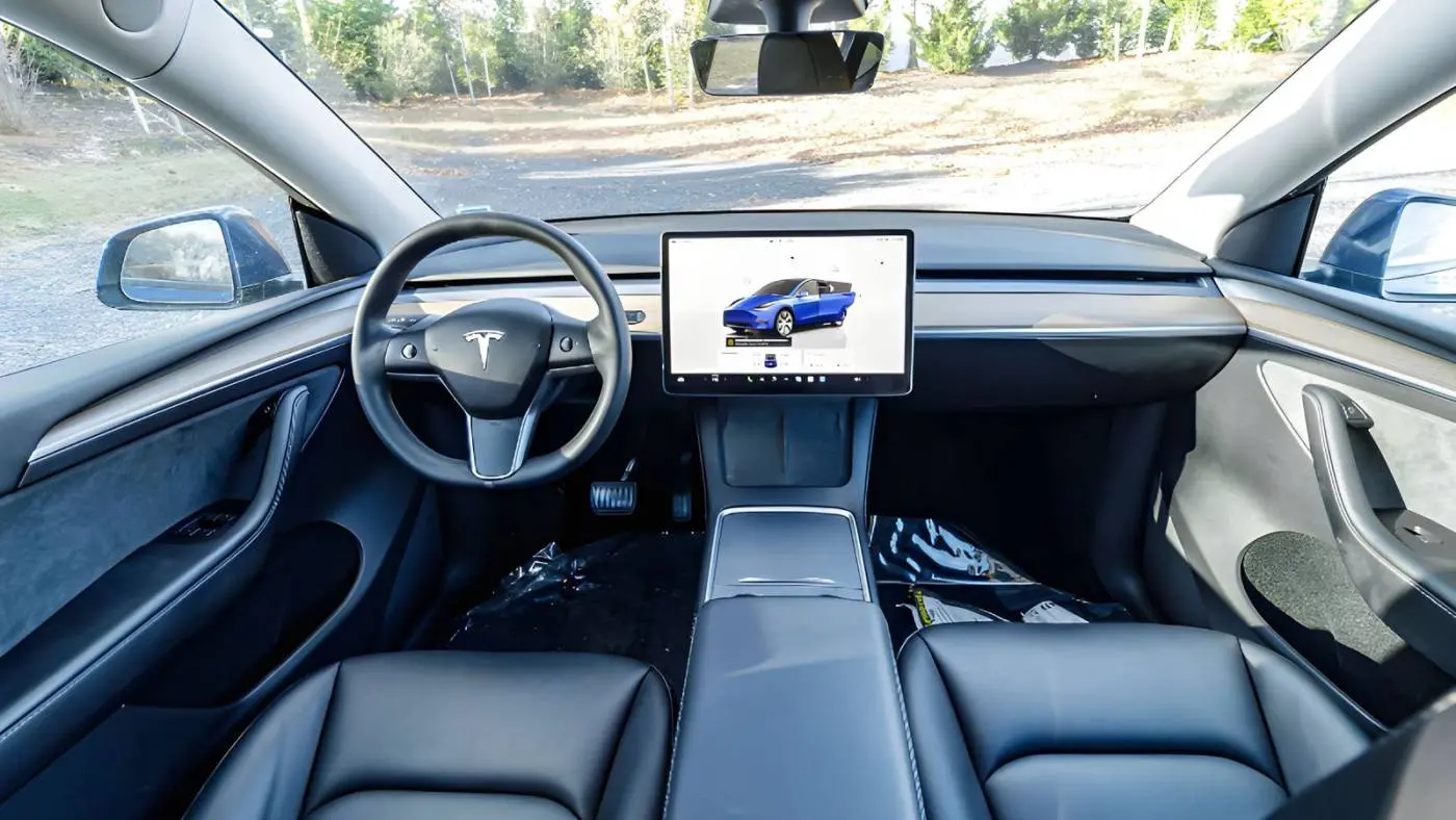 2022 Tesla Model Y 7SAYGDEE1NF315654