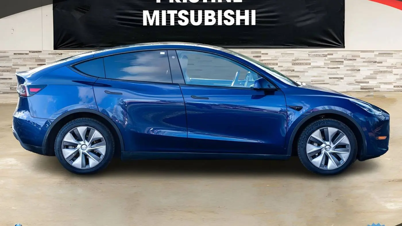 2022 Tesla Model Y 7SAYGDEE1NF315654