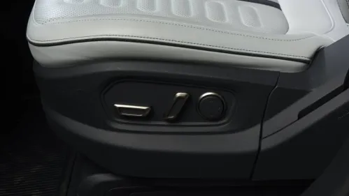 2023 Rivian R1S - Images - 17