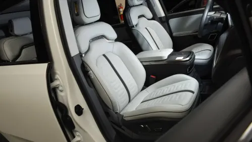 2023 Rivian R1S - Images - 25