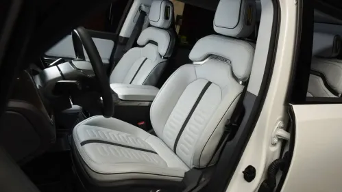 2023 Rivian R1S - Images - 26