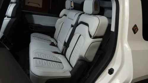 2023 Rivian R1S - Images - 27