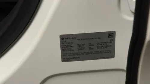 2023 Rivian R1S - Images - 30