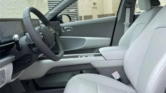 2025 Hyundai IONIQ 6 KMHM54AA4SA097987