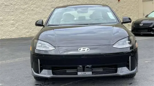 2025 Hyundai IONIQ 6 KMHM54AA4SA097987