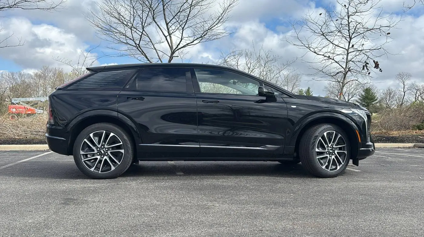 2025 Cadillac OPTIQ 3GYK3EMR7SS175437
