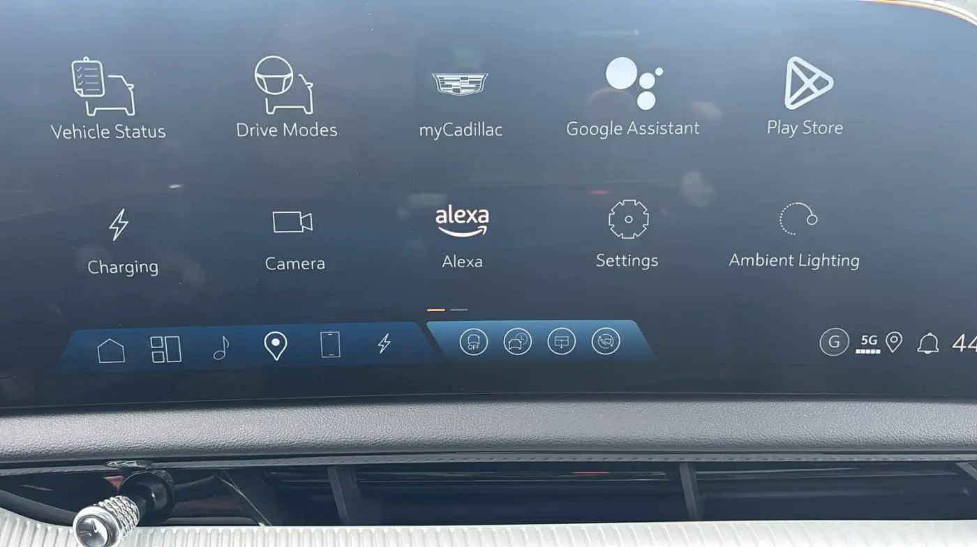 2025 Cadillac OPTIQ 3GYK3EMR7SS175437