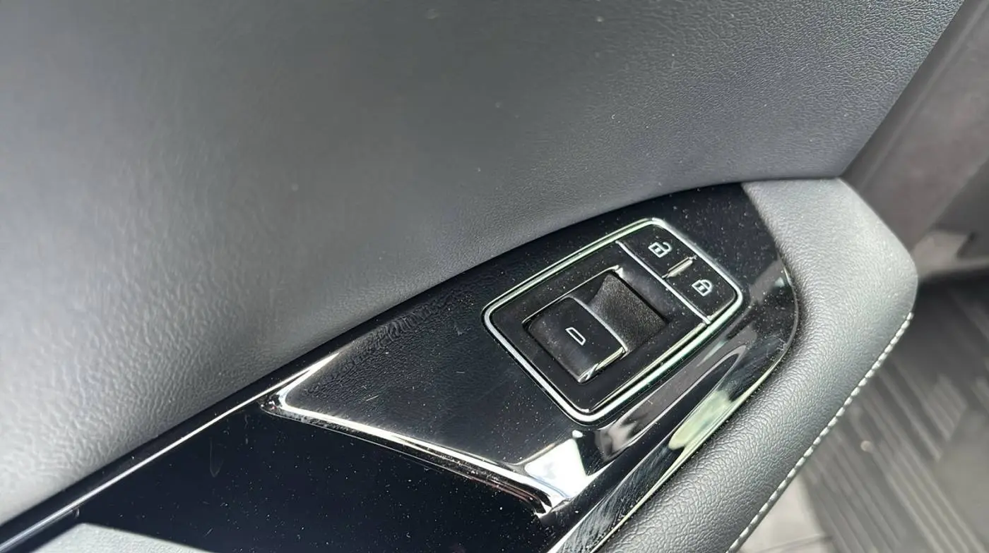 2025 Cadillac OPTIQ 3GYK3EMR7SS175437