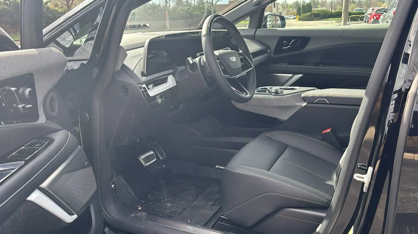 2025 Cadillac OPTIQ 3GYK3EMR7SS175437