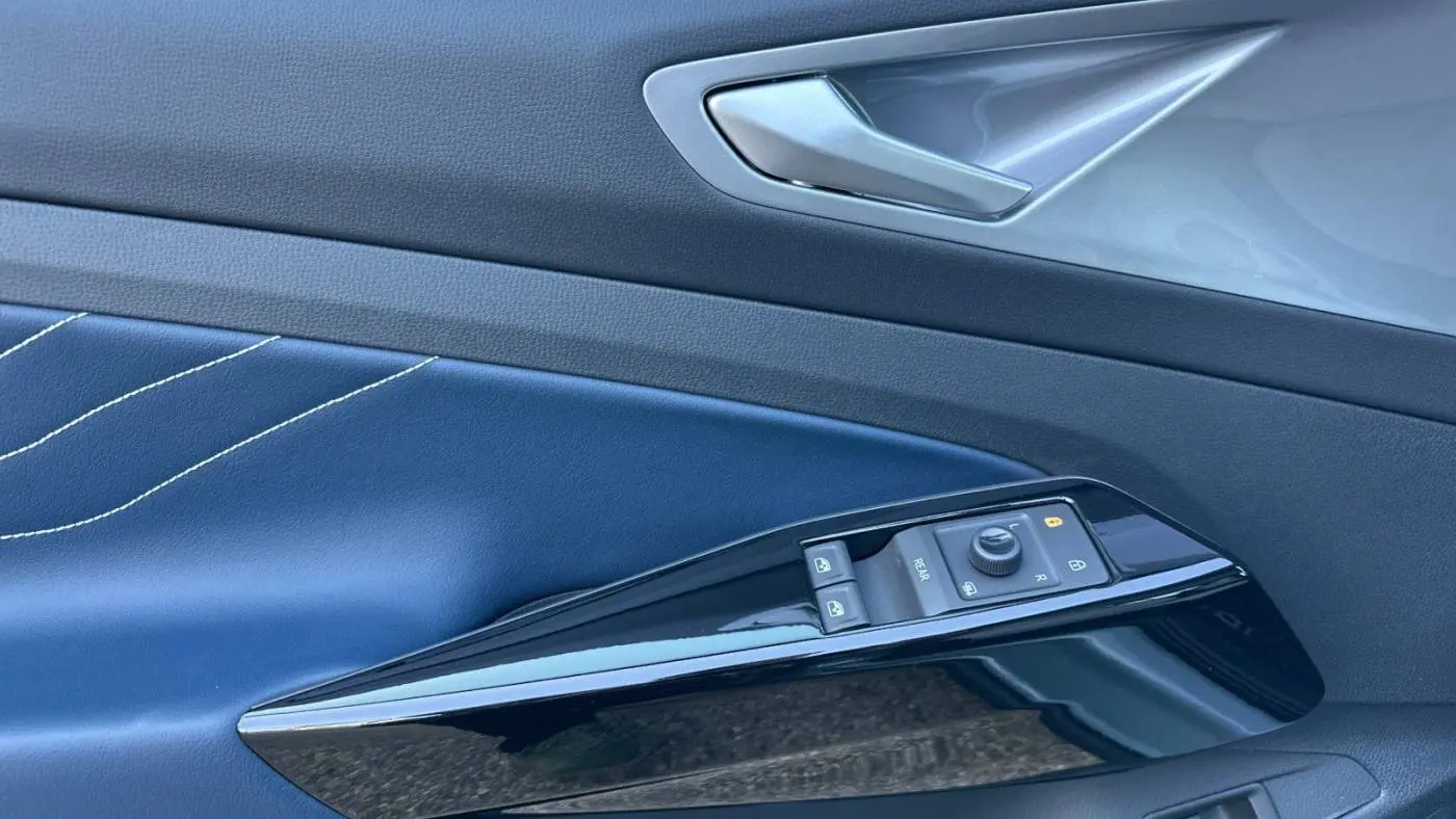 2025 Volkswagen ID.4 1V2WSPE83SC003826