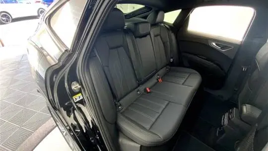 2025 Audi Q4 e-tron WA12UBFZ7SP001486
