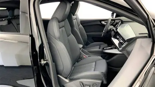 2025 Audi Q4 e-tron WA12UBFZ7SP001486