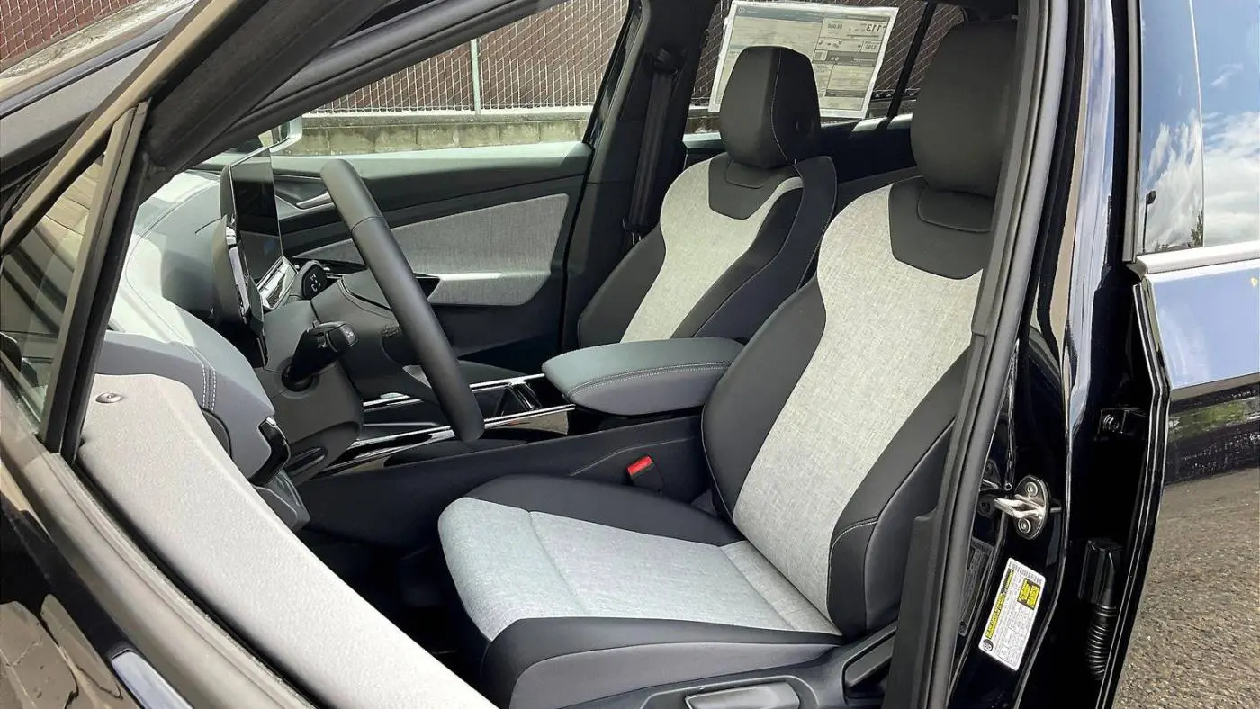 2025 Volkswagen ID.4 1V2CRPE84SC001579