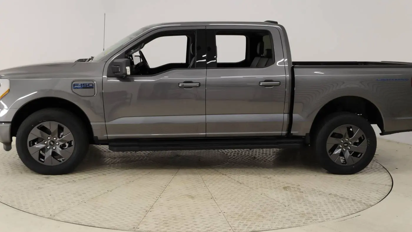 2025 Ford F-150 Lightning 1FTVW3L77SWG02408