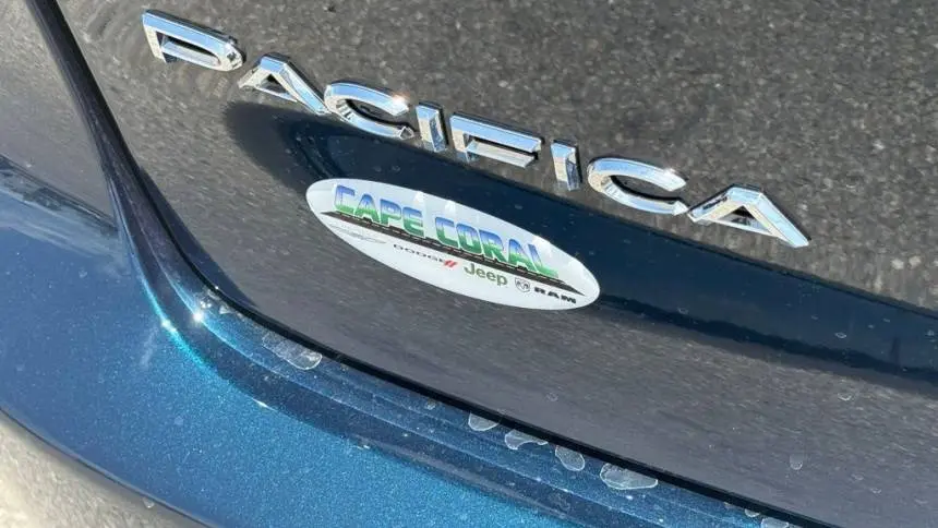 2025 Chrysler Pacifica 2C4RC1S75SR576030
