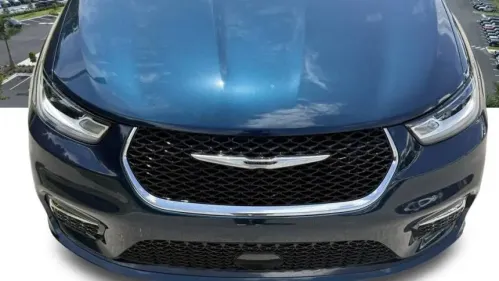 2025 Chrysler Pacifica 2C4RC1S75SR576030