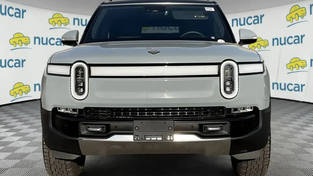 2023 Rivian R1S - Images - 2