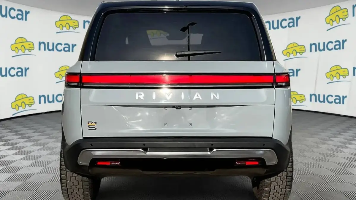 2023 Rivian R1S - Images - 5