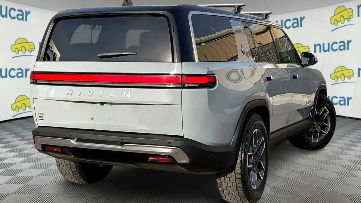 2023 Rivian R1S - Images - 6