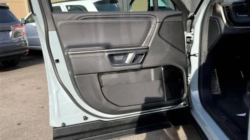 2023 Rivian R1S - Images - 9