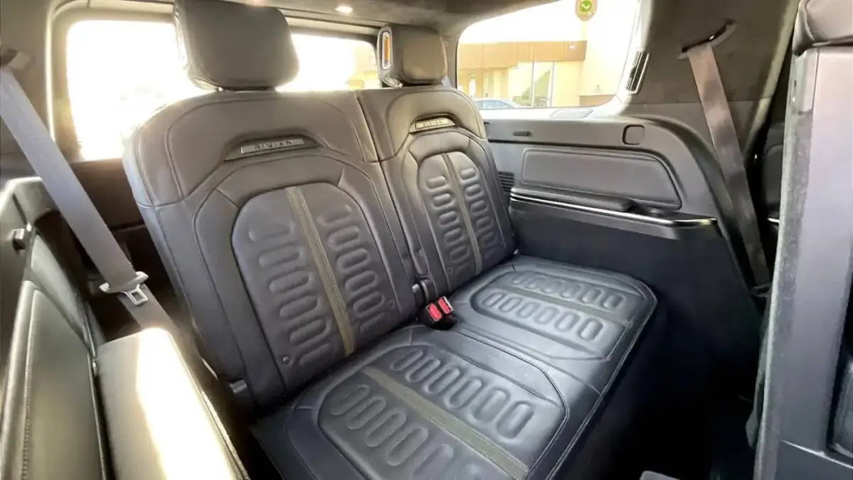 2023 Rivian R1S - Images - 17